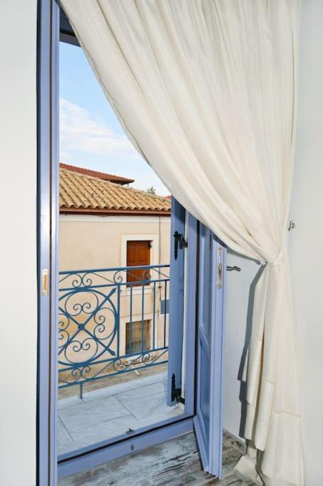 Locrihouse-Stylish Comfortable Home In Galaxídhion Exterior foto